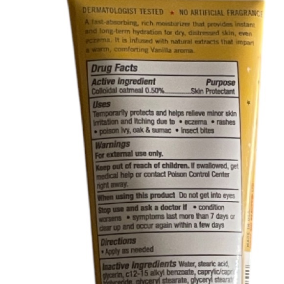 First Aid Beauty Ultra Repair Cream Lotion Travel Size - Picture 3 of 3